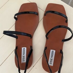 Steve Madden Black and Brown Flat Sandals